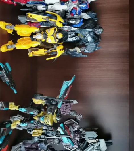 出一些变形金刚，均为孩之宝正版，部分有盒，...