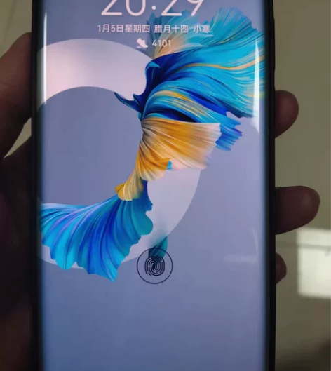 女生自用华为mate40Pro4G版的,出...