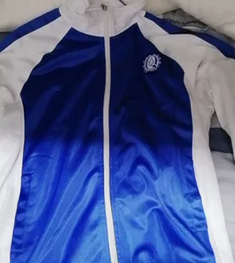 金光绒蓝白色滑料校服，尺码大约是165～1...