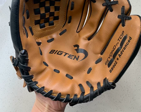 棒球手套 收藏 痕迹明显，介意勿拍明显使用...