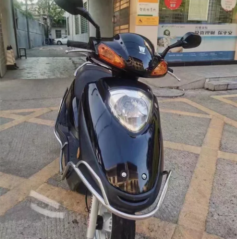 个人自用豪爵品牌踏板摩托车宇钻125cc，...
