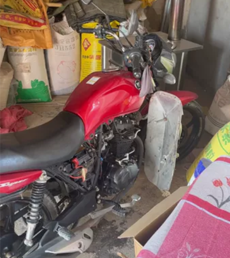 豪爵摩托车125，发动机完美，无拆无修，可...