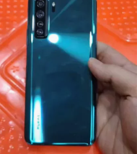 手机一台,99新,华为nova7se 8+...