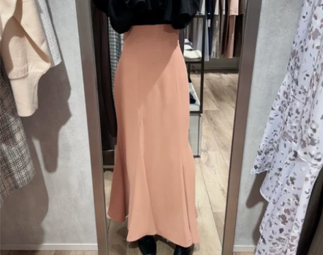 折上着粉色鱼尾裙M 感兴趣的话点“我想要”...