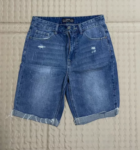 牛仔短裤,以纯,尺码M,腰围29,30包邮...