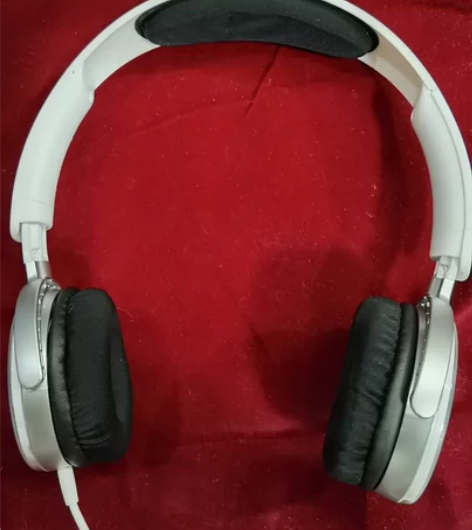 飞利浦头戴式耳机，使用次数个位数 感兴趣的...