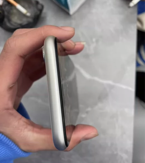 iPhone 11 128G 美版有锁仅换...