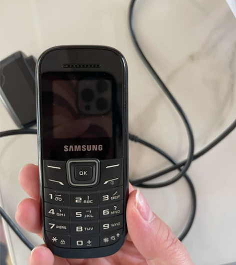 三星手机 不退不换 感兴趣的话点“我想要”...