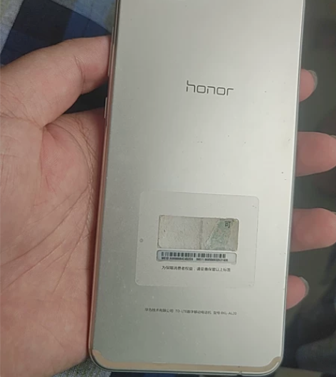 荣耀V10 纯原成色好，有需要的来，6加1...