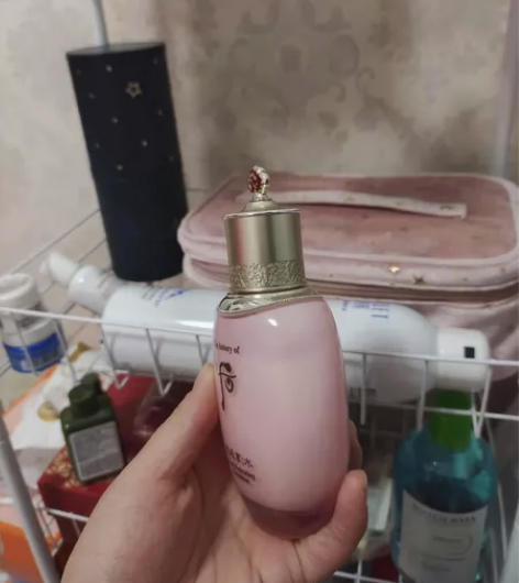 后水妍乳液，九成新，余量如图，买的两套都用...
