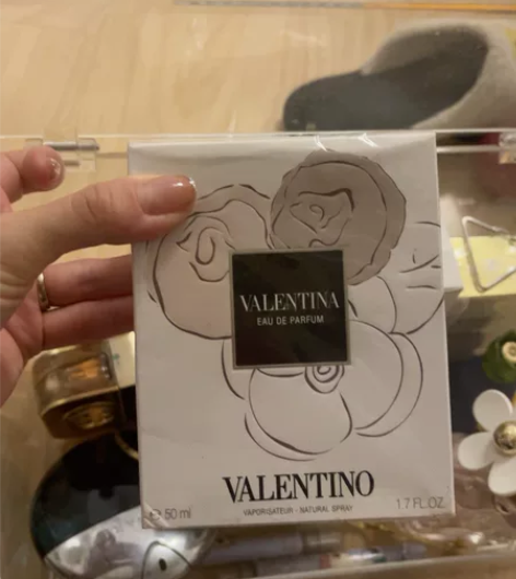 出售闲置香水，华伦天奴50ml，全新未拆封...