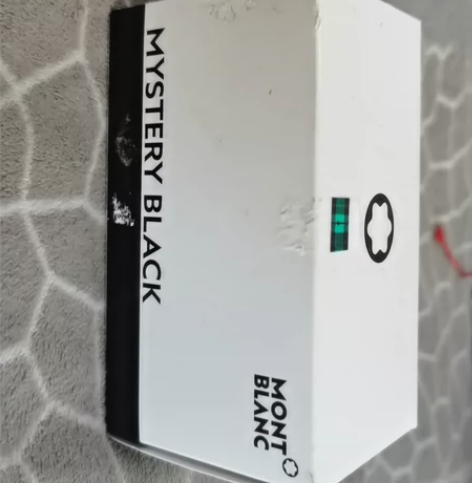 万宝龙钢笔墨水,产地奥地利,已拆封,但未使...