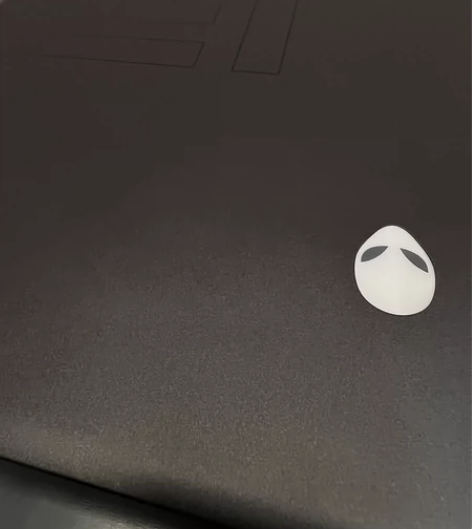 外星人alienware M15R6 可走...