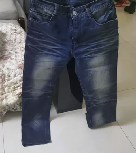 男士深蓝色牛仔裤，老公胖了穿不了，出闲置，...