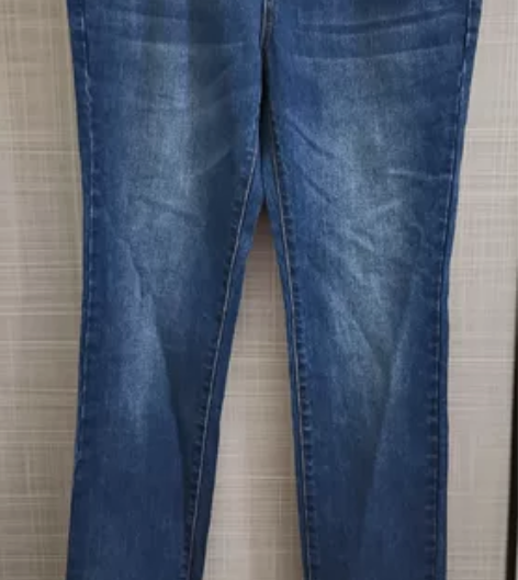 润君瑞牛仔裤，m码，腰围70cm左右，裤长...
