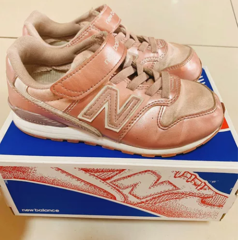 商场发票新百伦女童鞋 新旧如图 内长20....