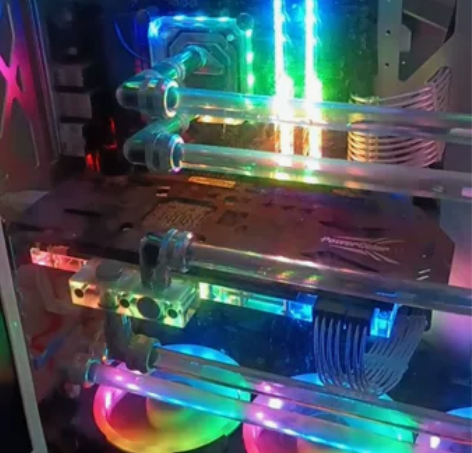 皇家戬马甲搭配的金士顿ddr3内存 两个8...