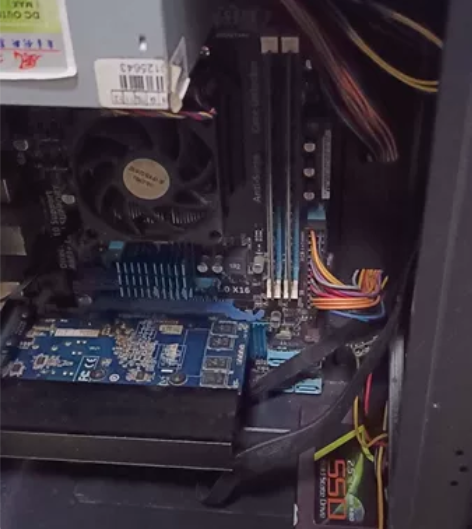 旧主机 好久没用了 大概之前win7系统感...