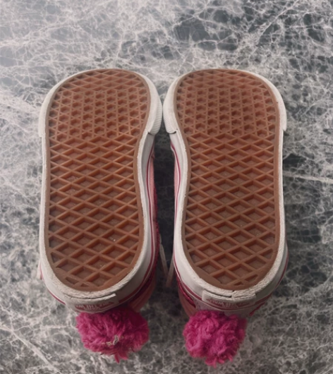 vans粉色小码鞋，配搭决绝子，内长12c...