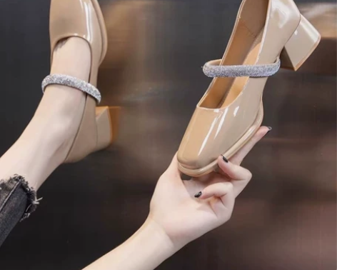 玛丽珍鞋，全新，试穿都没有试穿，不会搭配，...