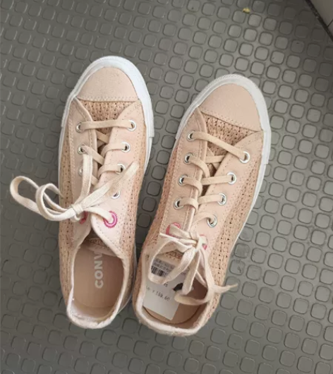 匡威36.5微瑕疵镂空鞋子，全新的，159...