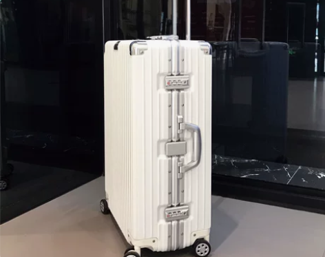 复古铝框拉杆箱万向轮24寸旅行箱 感兴趣的...