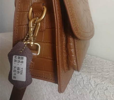 特价头层牛皮女包，新的没背过，不知道什么牌...