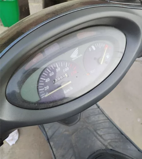 自己的车，手续齐全，飞鹰100，97年的要...