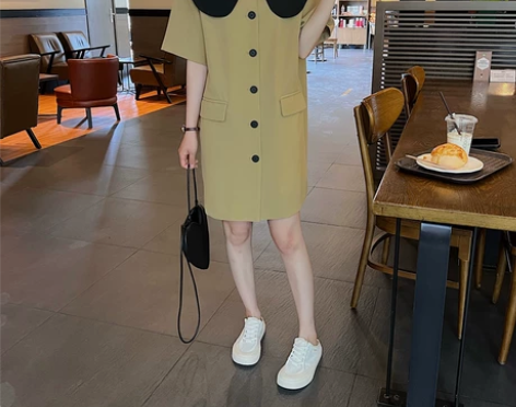 2022夏季新款法式气质娃娃领高级感裙子女...