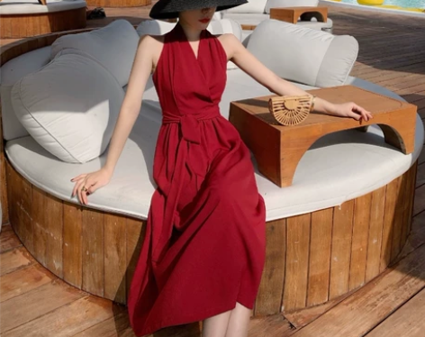 红色挂脖连衣裙女夏桔梗裙港味名媛风法式礼服...