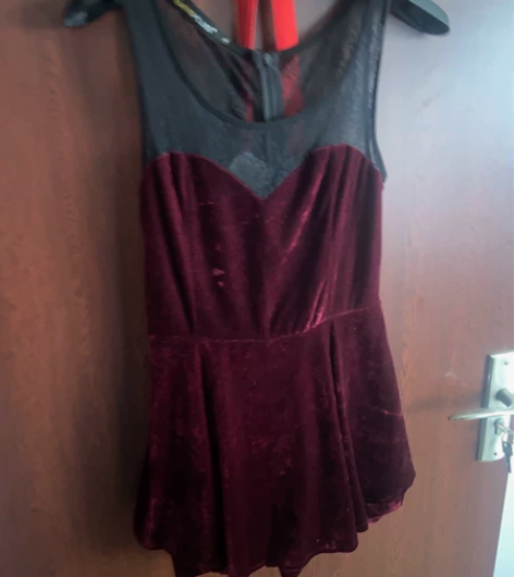 女士金丝绒连衣荷叶裙 9成新,酒红色!微弹...