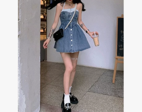 芭比姨牛仔抹胸连衣裙女收腰新款显瘦甜辣风a...