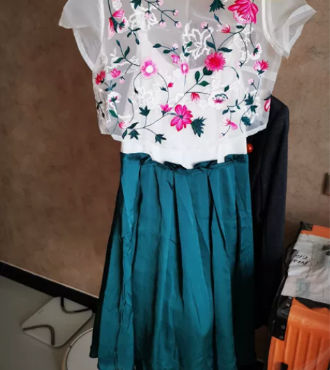 10元民族风裙子，细节很好，100斤左右穿...