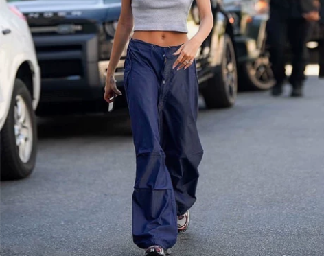 西海岸儿口袋拼接松垮低腰梭织休闲裤 辣妹v...