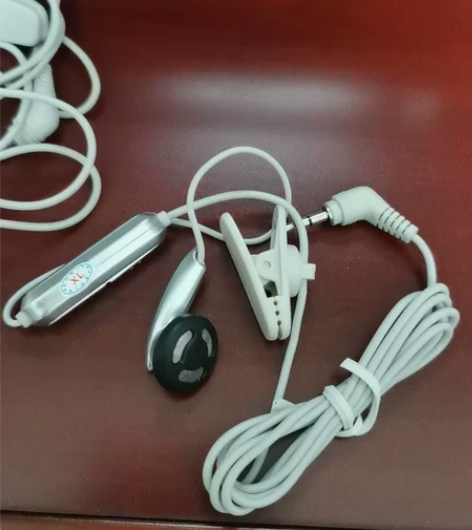 飞利浦耳机全新两个打包5元 感兴趣的话点“...