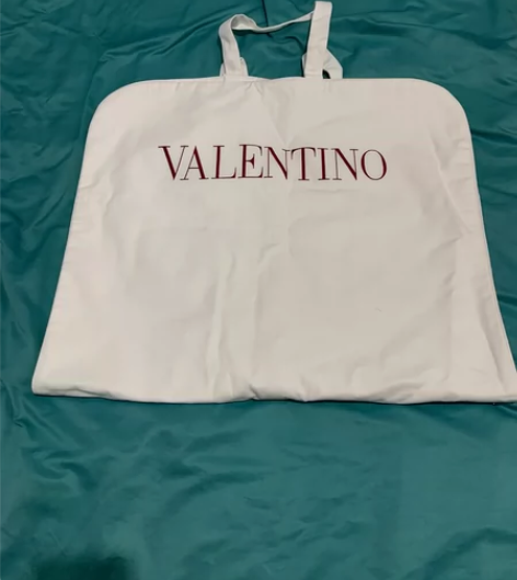 品牌帆布防尘袋 可以装大衣 感兴趣的话点“...