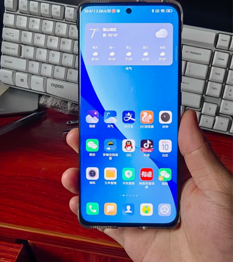 今年2022年4月入手的小米12黑色8G+...