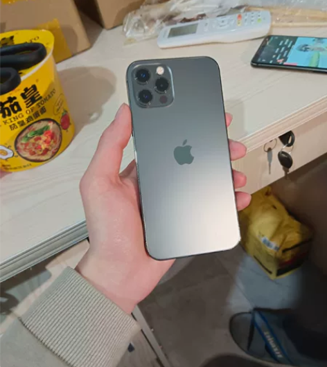 出自用苹果12pro,美版无锁128g,成...