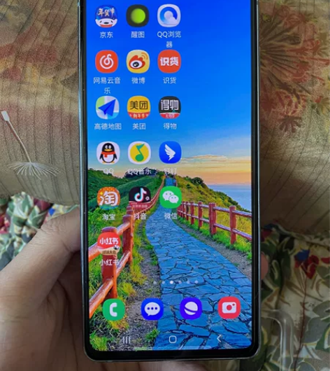 三星s20fe 8+128  使用基本没有...