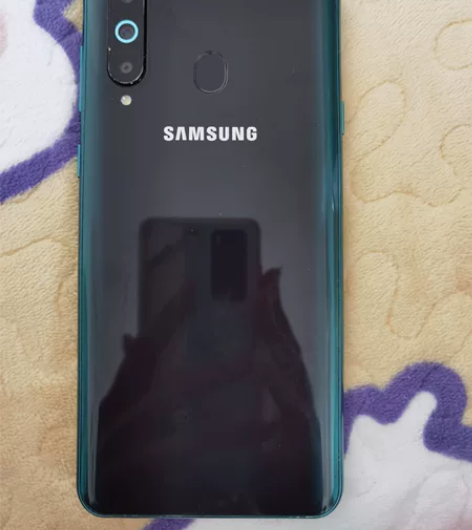 三星galaxyA8s 6+128G 无磕...