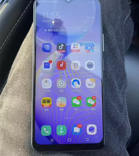 vivo y30   8+128    四...