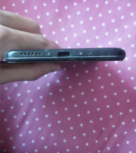 屏幕碎的地方是钢化膜功能一切完好 vivo...