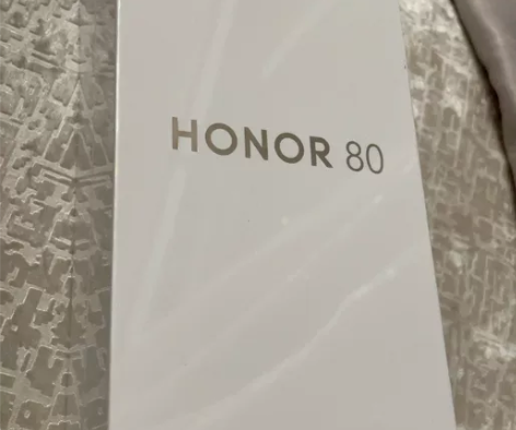 荣耀80 全新未拆封粉映晨辉12+256。...