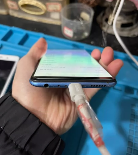 vivo x20 4+64压过盖板,原...