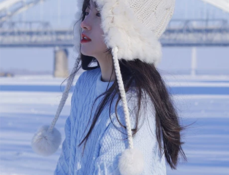 白色兔毛冬季雪地毛线帽女可爱毛球护耳毛茸茸...