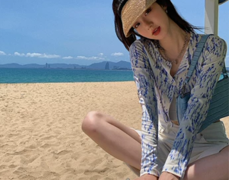 区区欧阳*双色晕染纹印花开衫2021年春款...