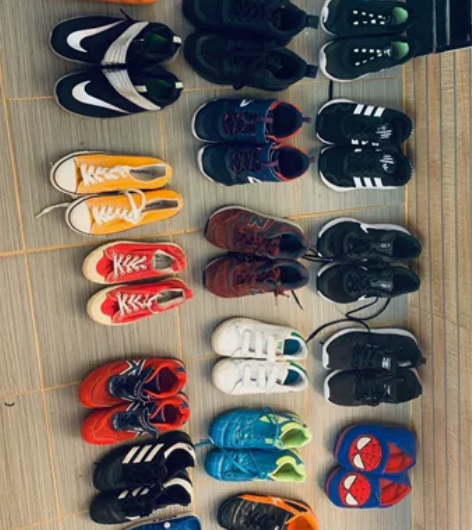 男孩小学生运动跑步鞋，耐克，阿迪达斯，特步...