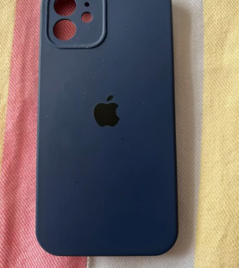 苹果12液态硅胶手机壳，还可以，不介意的来...