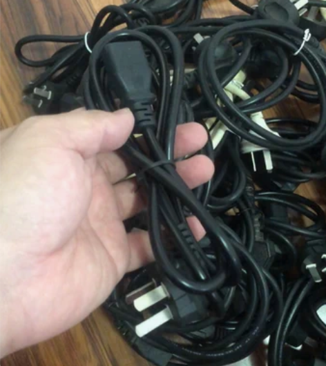 电脑主机显示器电源线，三头电源线，工作室倒...