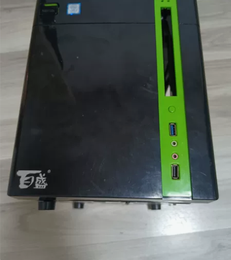 一个机箱,一个笔记本刻录光驱,一条光驱sa...